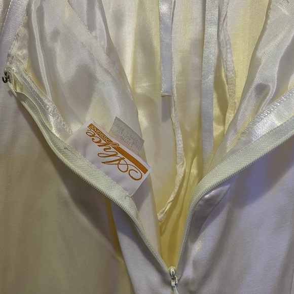 Alyce Design White Spaghetti Strap Open Back Simple Wedding/Prom/Event Dress - Picture 7 of 9